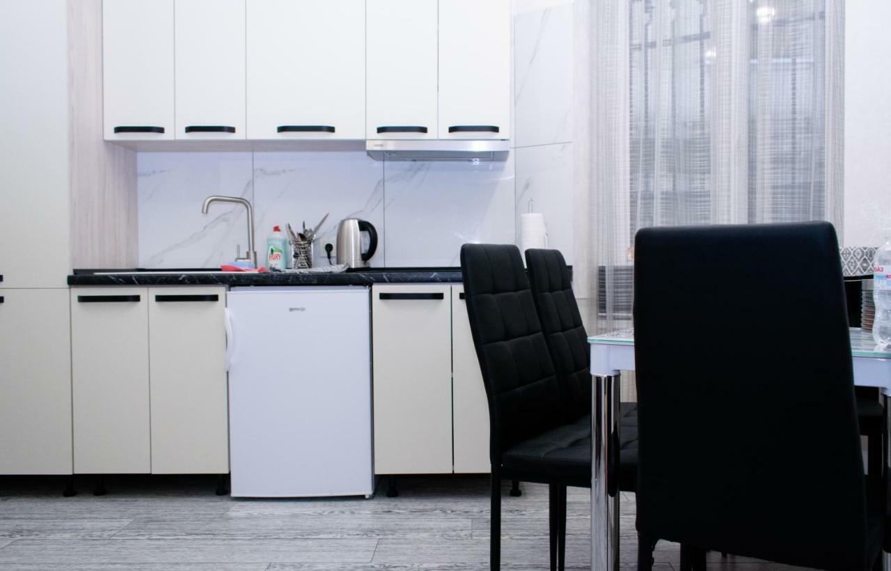 Apartment Barvy Lvova On Kostyushka St Bagian luar foto