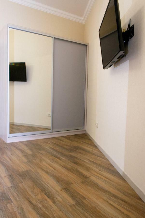 Apartment Barvy Lvova On Kostyushka St Bagian luar foto