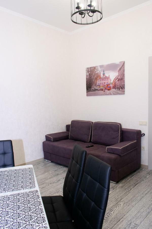 Apartment Barvy Lvova On Kostyushka St Bagian luar foto