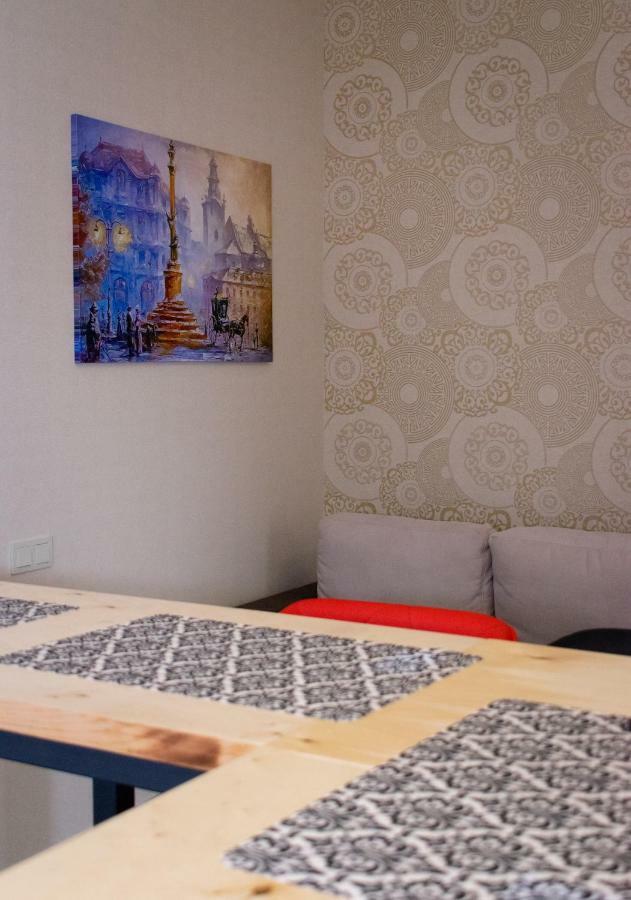 Apartment Barvy Lvova On Kostyushka St Bagian luar foto