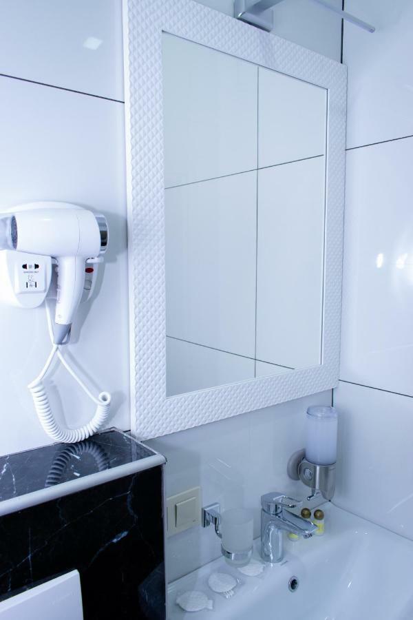 Apartment Barvy Lvova On Kostyushka St Bagian luar foto