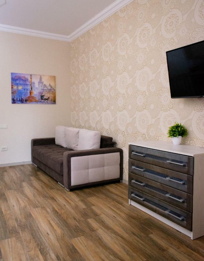 Apartment Barvy Lvova On Kostyushka St Bagian luar foto