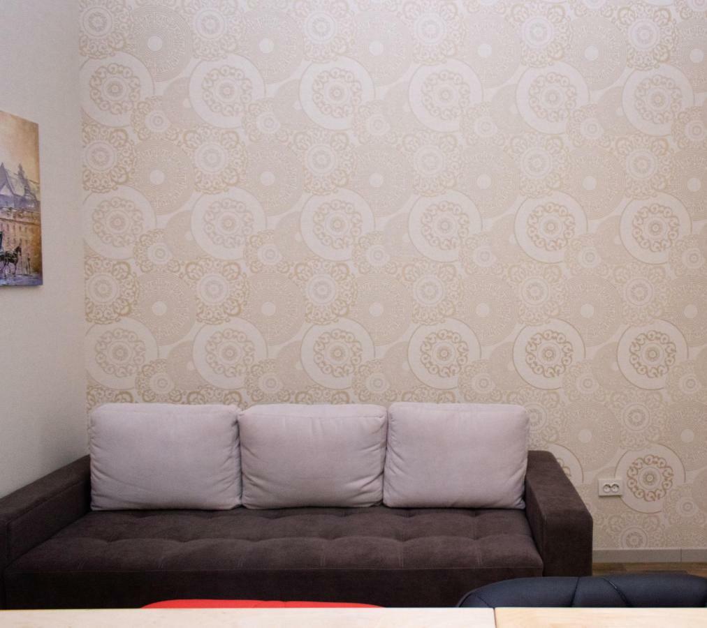 Apartment Barvy Lvova On Kostyushka St Bagian luar foto
