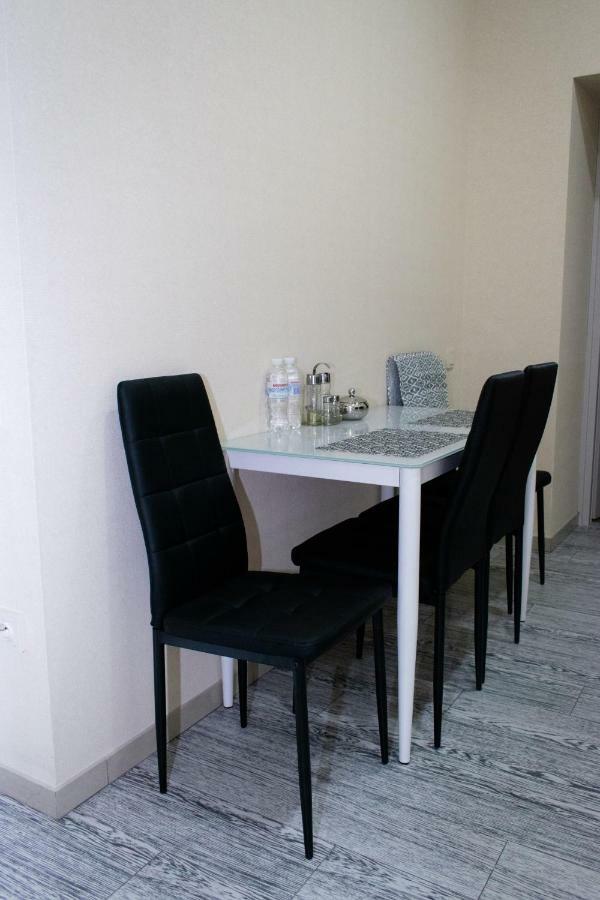 Apartment Barvy Lvova On Kostyushka St Bagian luar foto