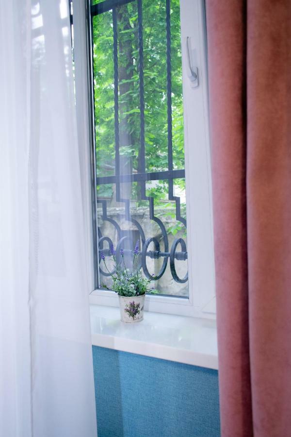 Apartment Barvy Lvova On Kostyushka St Bagian luar foto